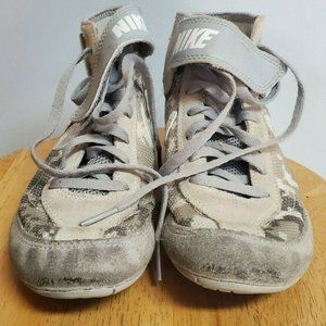 Nike Grey Camo Wrestling Shoes Size 3Y